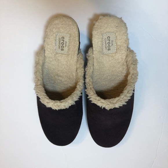 Basically New Crocs - Picture 2 of 7